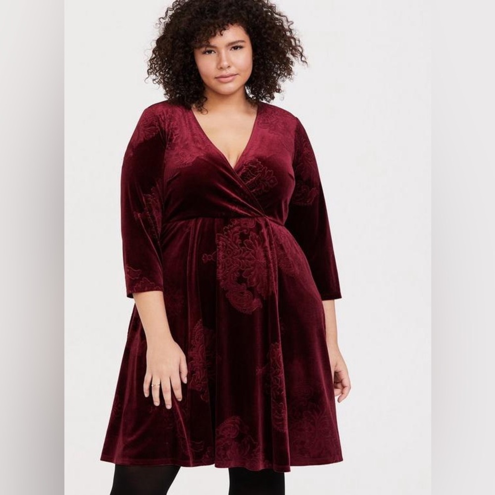 Torrid Size 0 (Large) Plus Size Burgundy Red Velvet Floral Surplice Wrap Dress